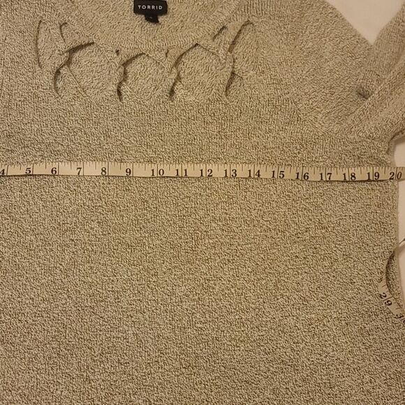 Torrid Twist Knot Sweater Top size 0 - Picture 4 of 8